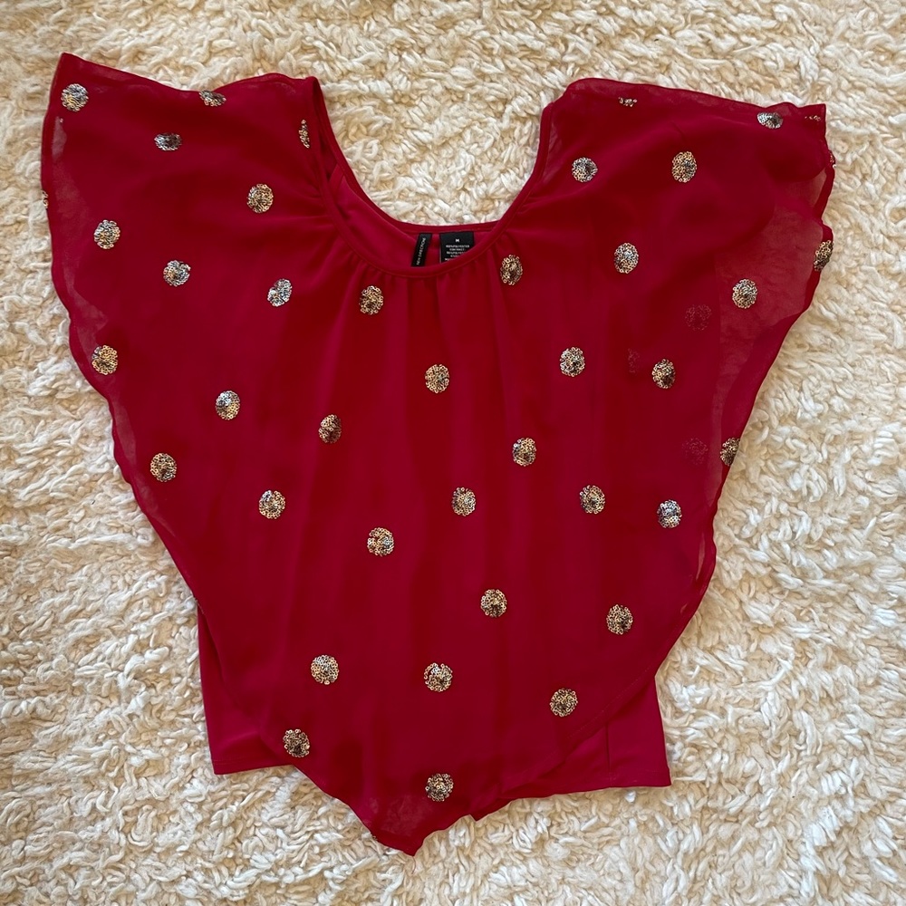 EUC Red and gold dressy layered top Women’s size Medium